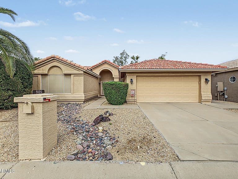9126 E EMERALD Drive photo 1