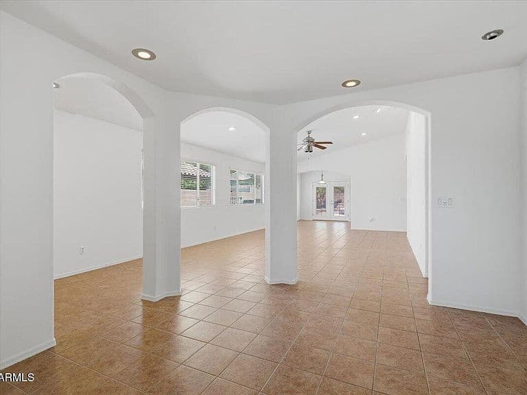 25730 W St Catherine Avenue photo 5
