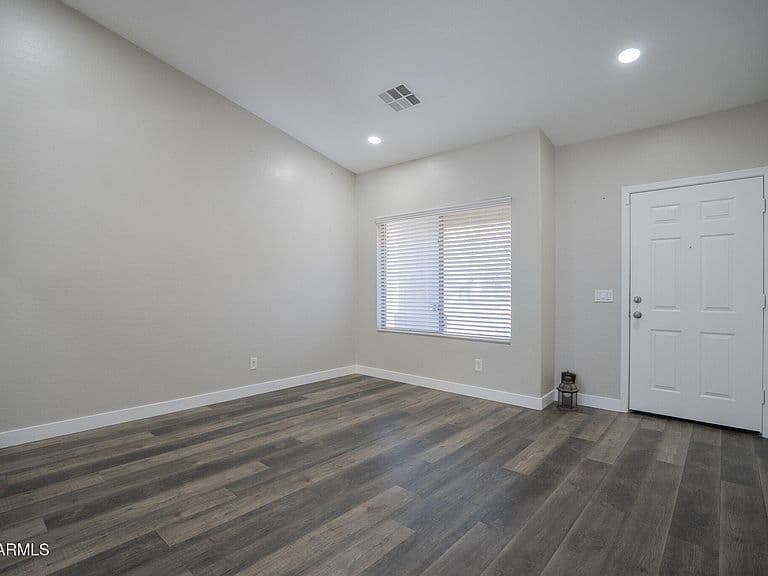 17207 W DURANGO Street photo 4