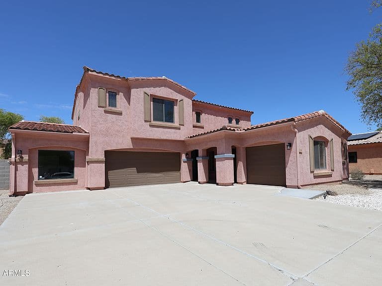 121 N SILVERWOOD Drive photo 2