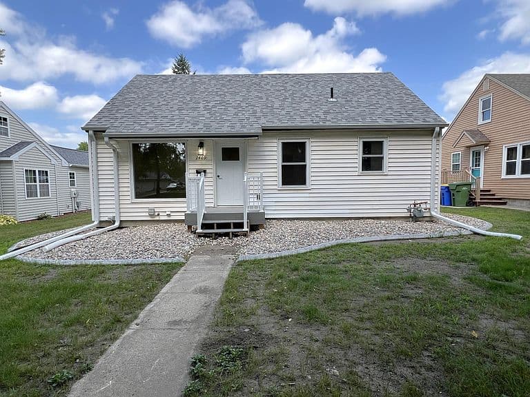 1409 3rd St photo 1