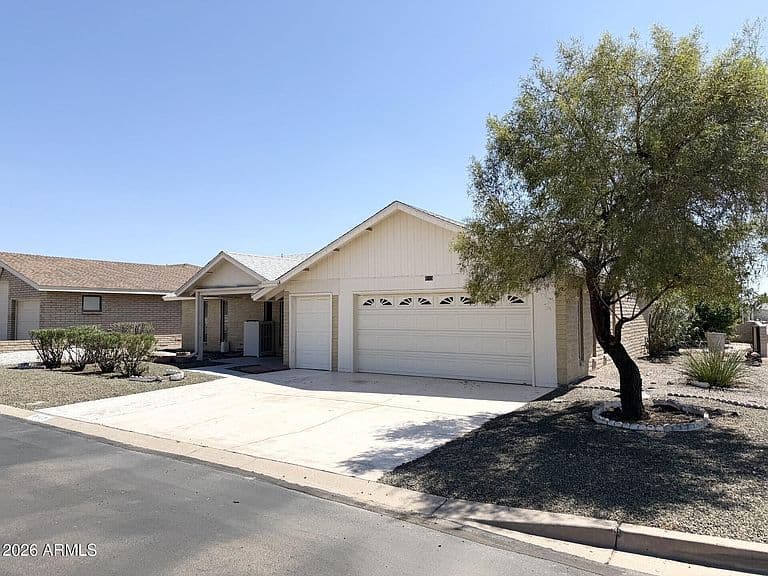 8113 E DUTCHMAN Drive photo 2
