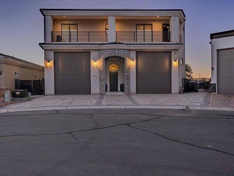 676 Grand Island Cir photo 1