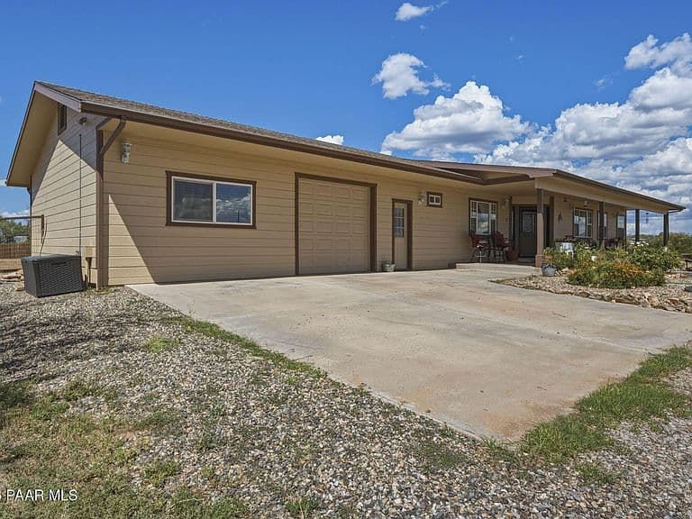 1050 W Ranch House Rd photo 2