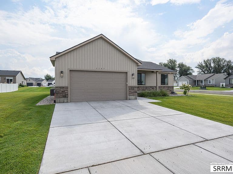 3187 Riata Ln photo 3