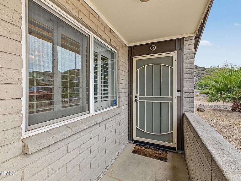 817 E CHERYL Drive photo 4