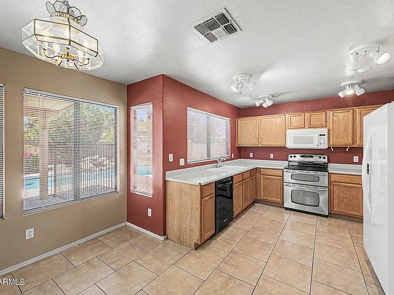 13410 S 47TH Way photo 5