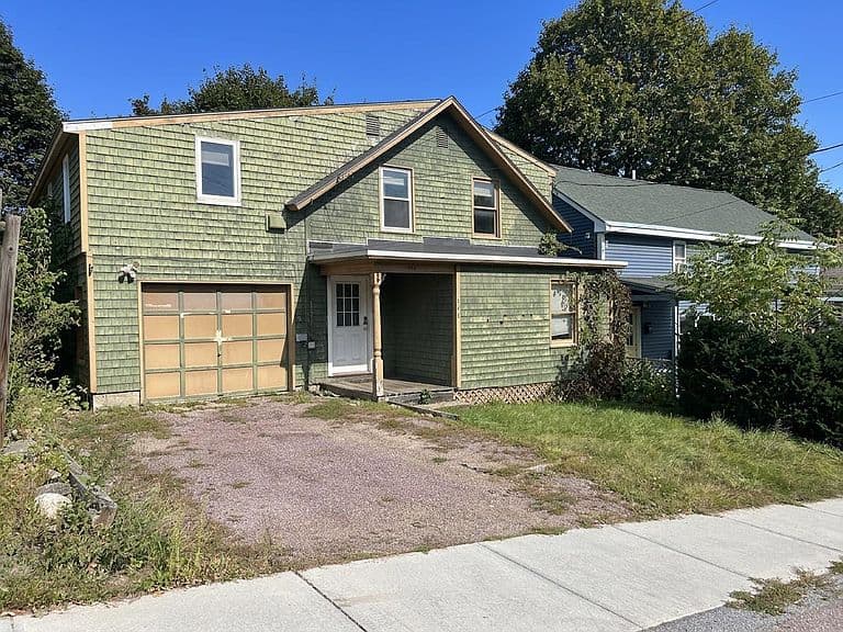446 Colchester Avenue photo 1