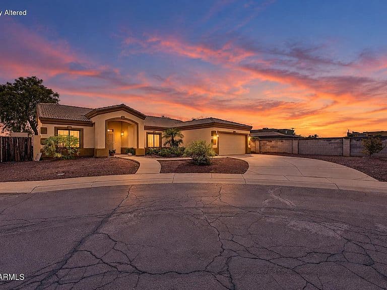 1111 E SHEPHERDS Way photo 1