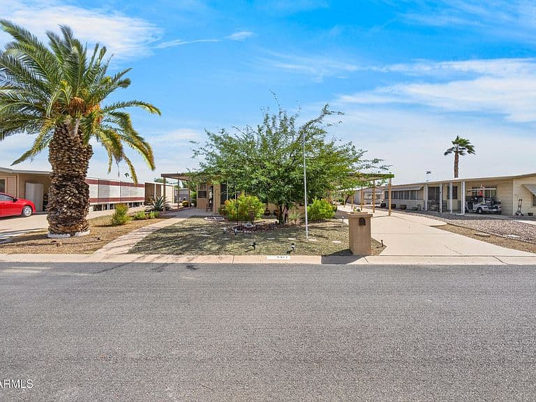 9417 E OLIVE Lane photo 3