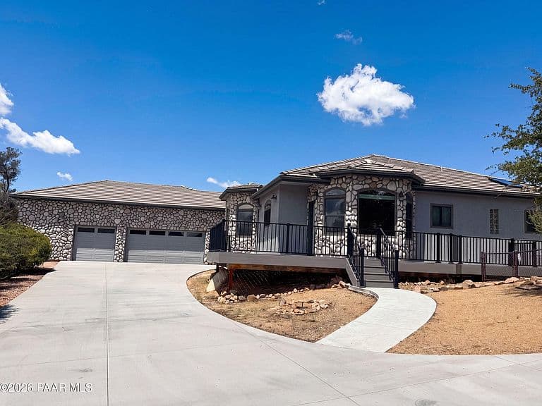 1349 Sierry Peaks Dr photo 1