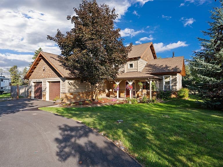 1086 Cowboy Way photo 2