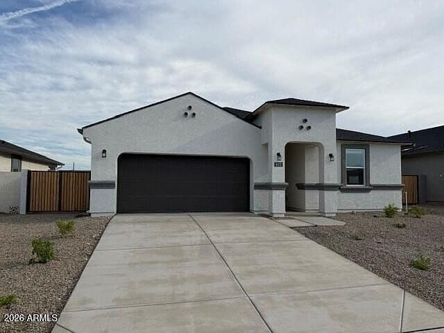 635 W BUNKER HILL Street photo 2