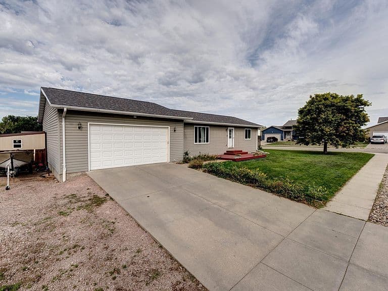 115 Springer Dr photo 2