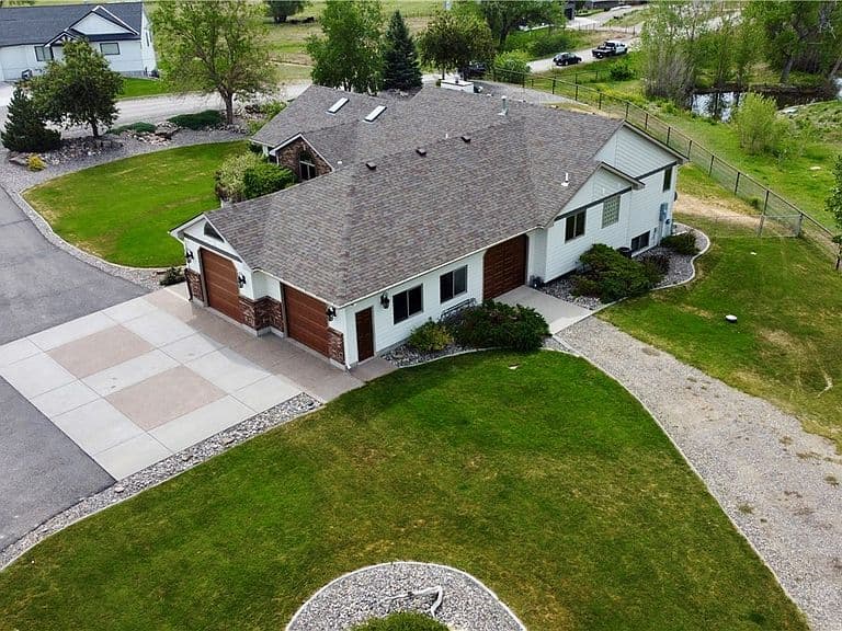 4780 Powmer Rd photo 2