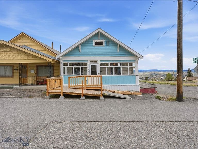 102 Mullin St photo 2