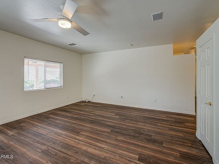 426 W HIGHLANDS Drive photo 5
