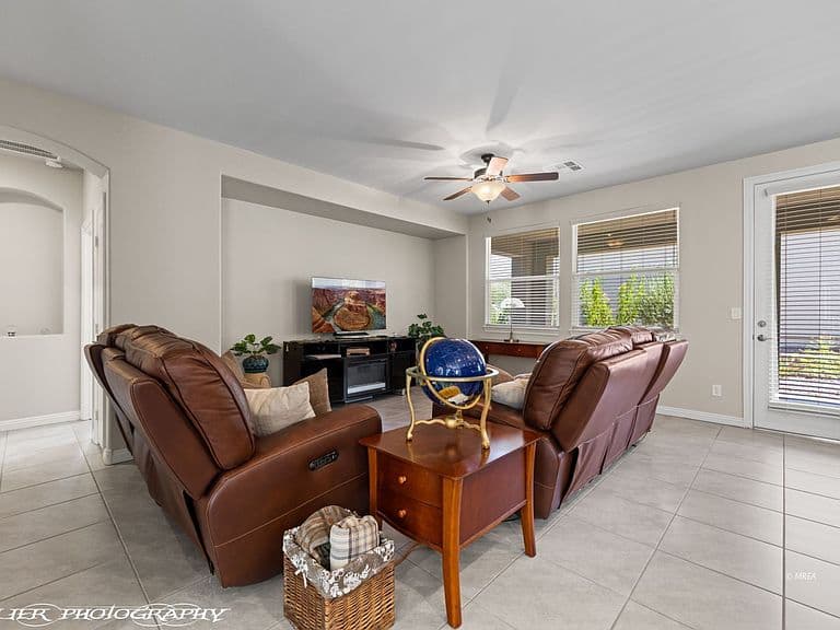 269 Prestwick Ct photo 4