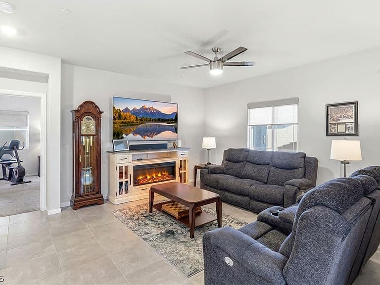 12755 Silver Satin St photo 4
