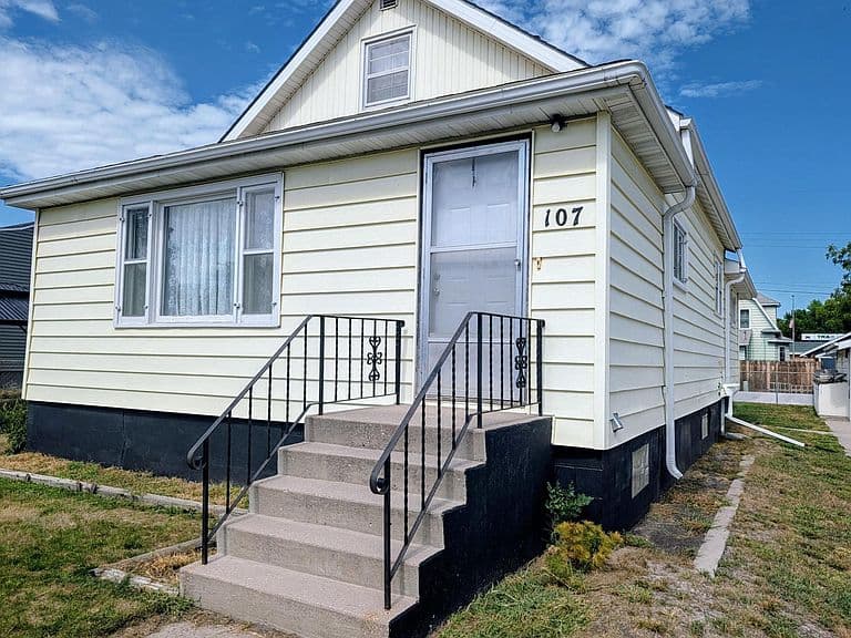 107 1st Ave SW photo 2