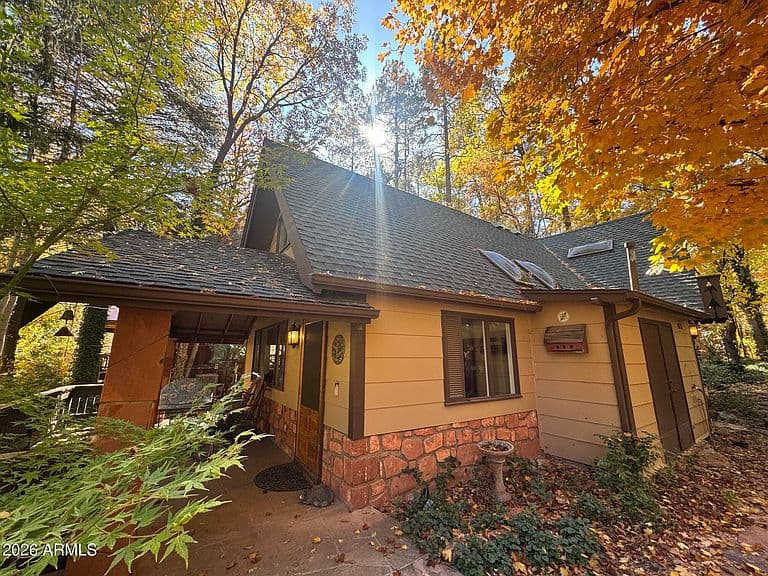 103 N HARDING Drive photo 2