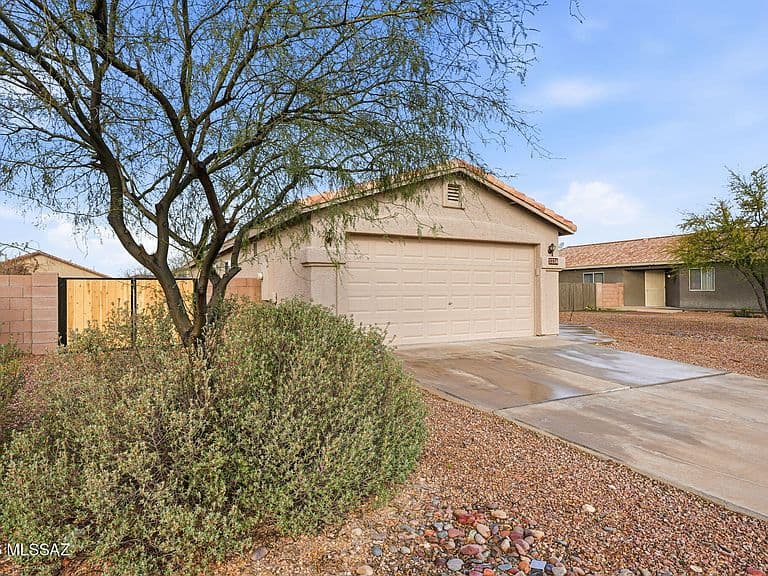 5556 S Desert Redbud Dr photo 1