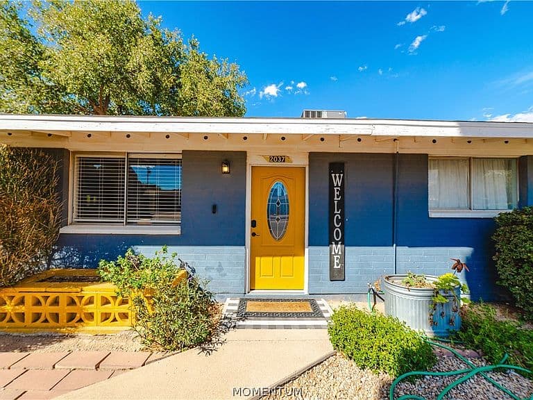 2037 Hope Avenue photo 2