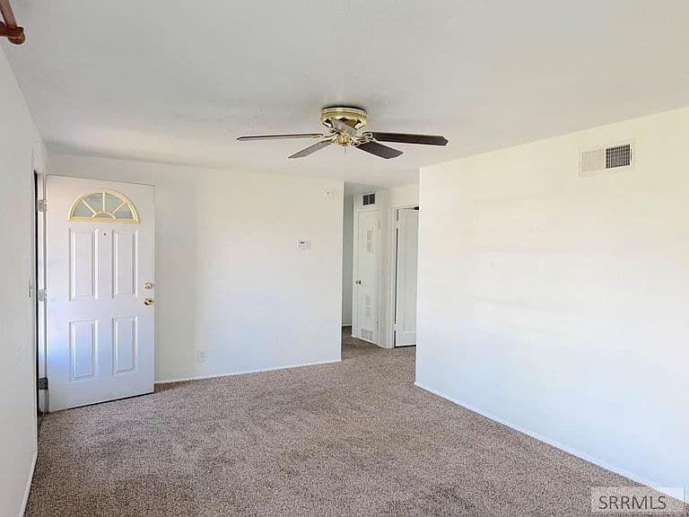 1280 Cathryn Ave photo 3