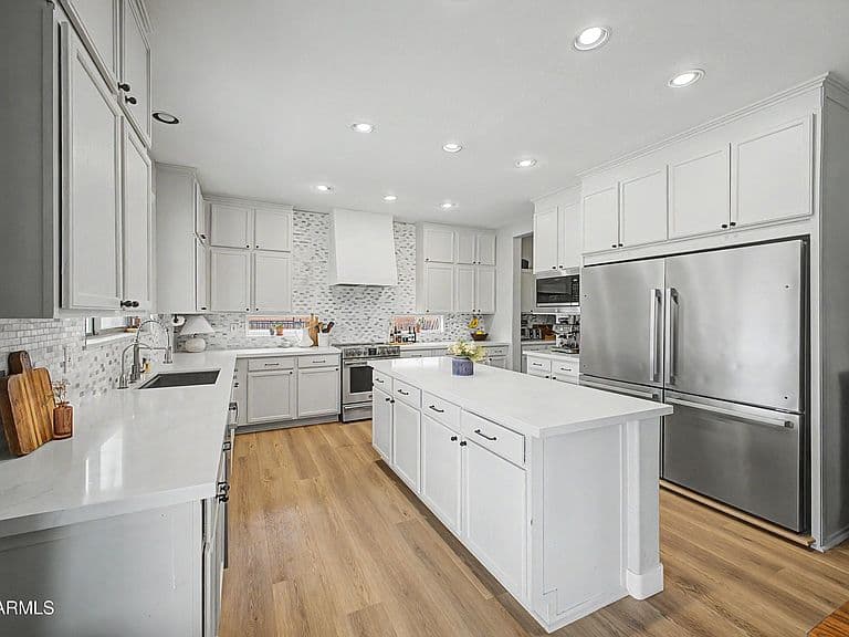 6886 S EMERALD Place photo 1