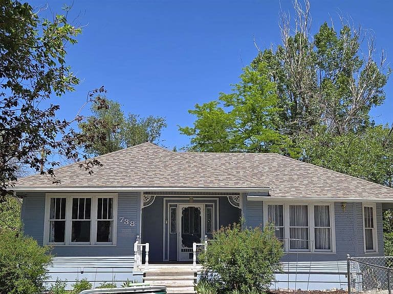 738 Clark St photo 1