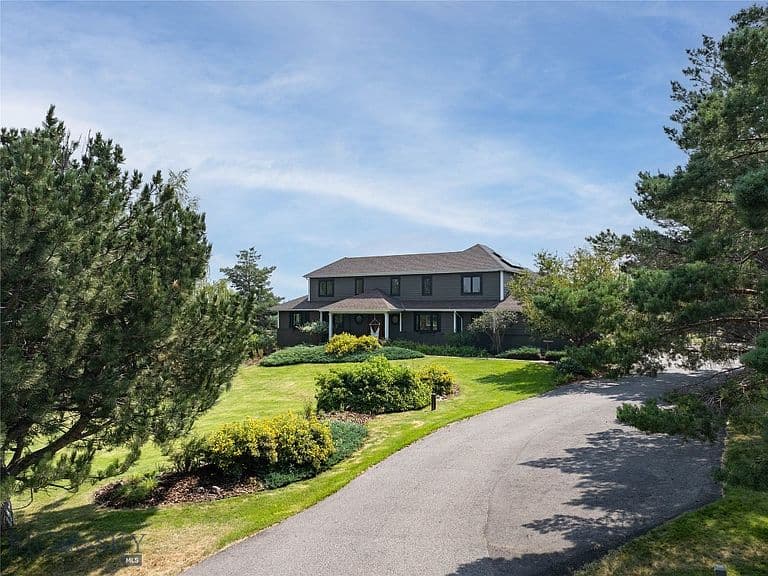 122 Erik Dr photo 3