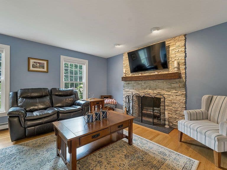 27 Oakmont Drive photo 4