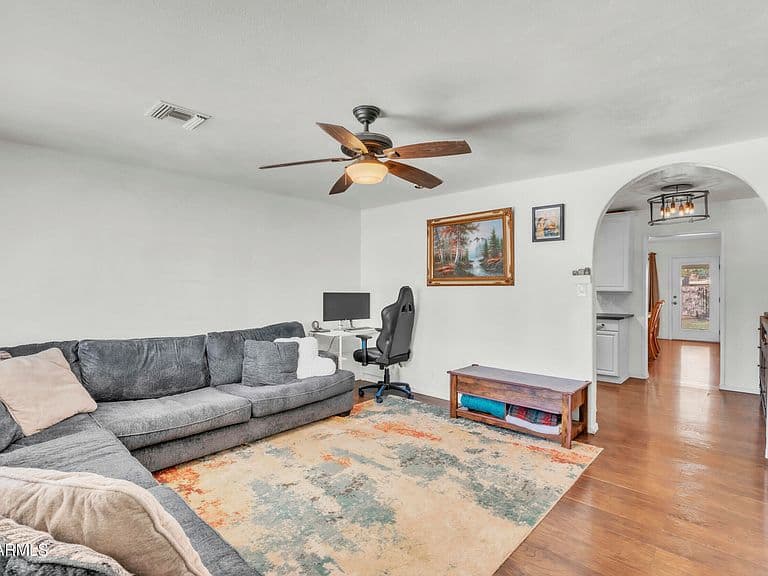 340 W LINDBERGH Avenue photo 4