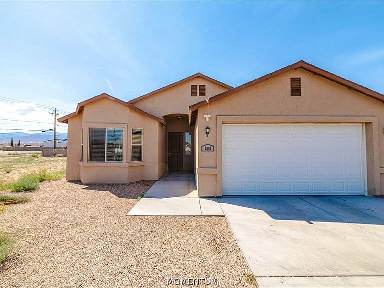 2980 E Neal Avenue photo 4