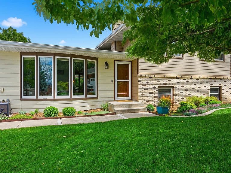 2728 Harney Pl photo 2
