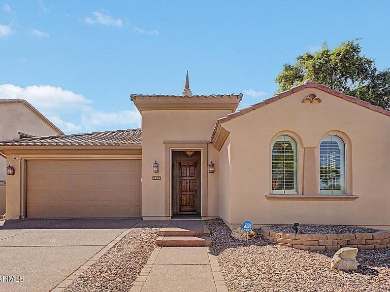 295 W LANTANA Place photo 2