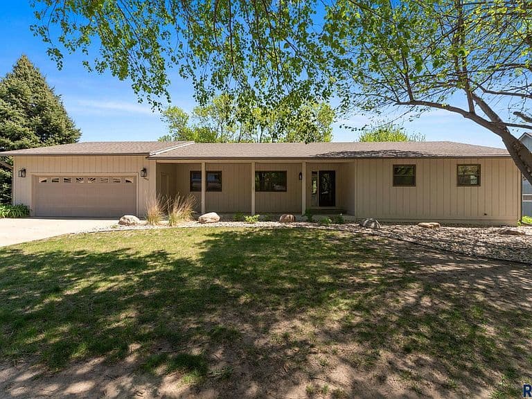 2420 E Stanton Dr photo 1