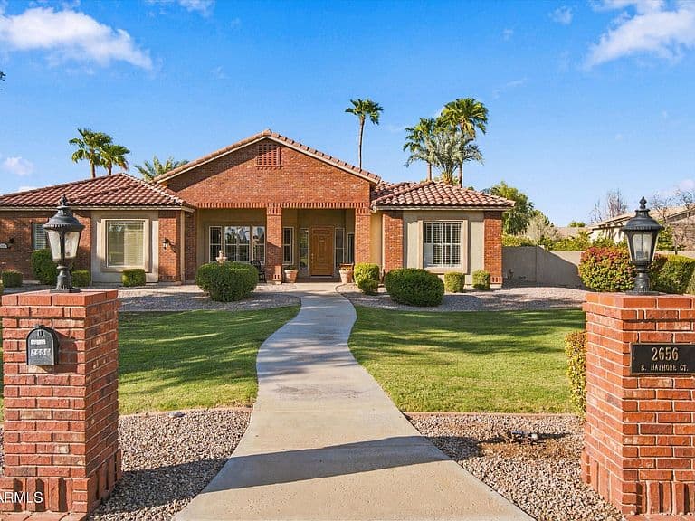 2656 E HAYMORE Court photo 2