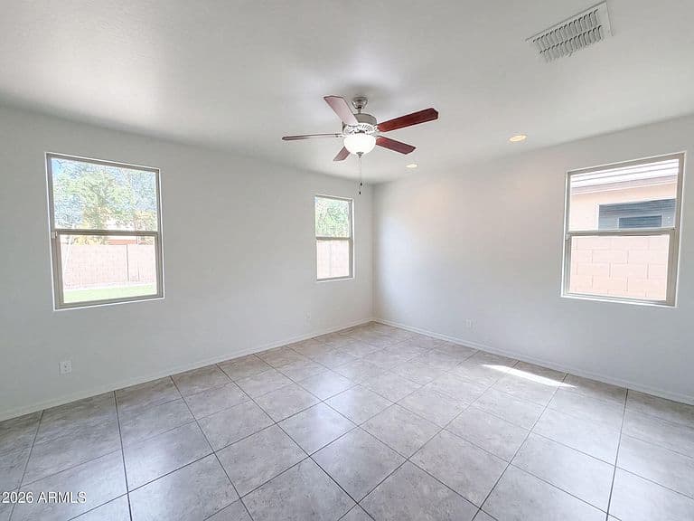 2518 E FAWN Drive photo 3