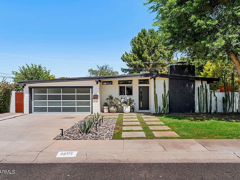 3402 E SELLS Drive photo 1