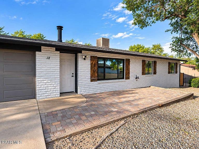 18 Antelope Dr photo 1