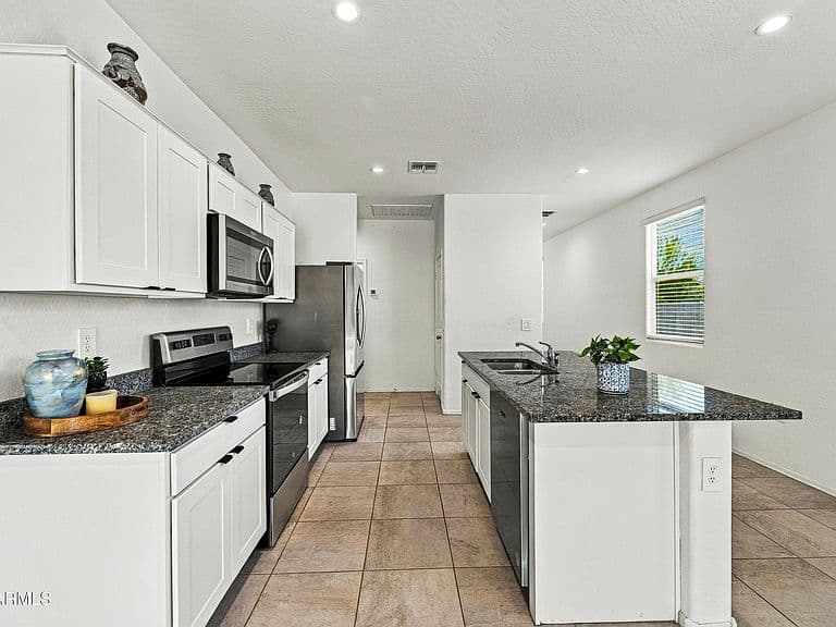 35672 W SAN ILDEFANSO Avenue photo 5