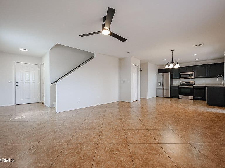 22557 N Davis Way photo 5