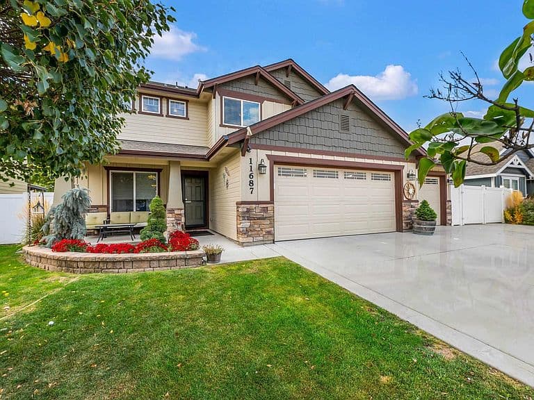 11687 Annette Ct photo 3