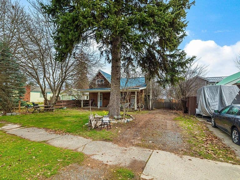 329 S Florence Ave photo 3