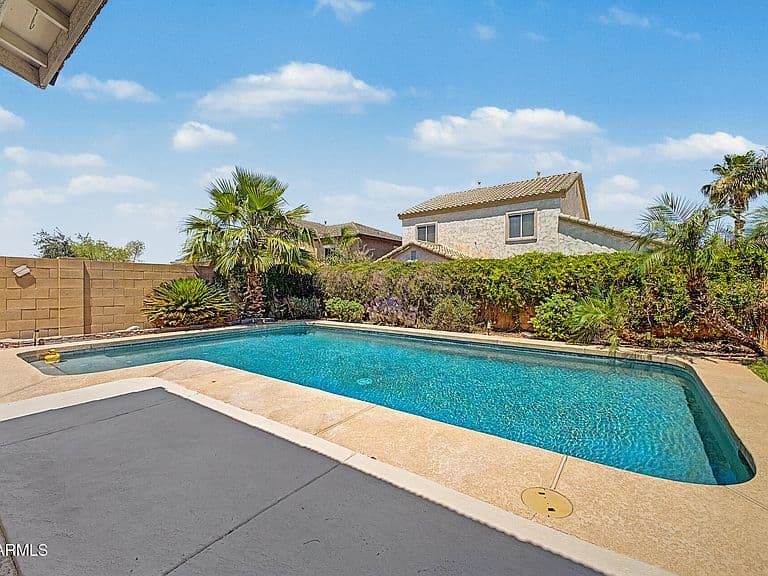 10594 W LONE CACTUS Drive photo 3