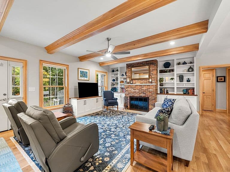 206 Bennett Road photo 5