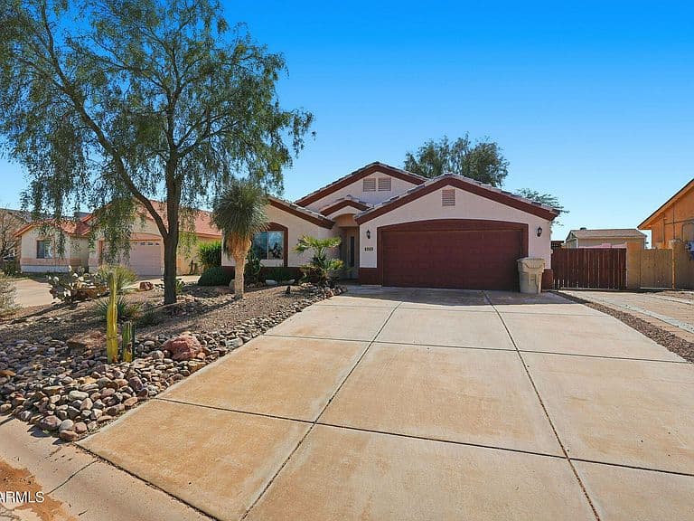 9069 W Raven Dr photo 1