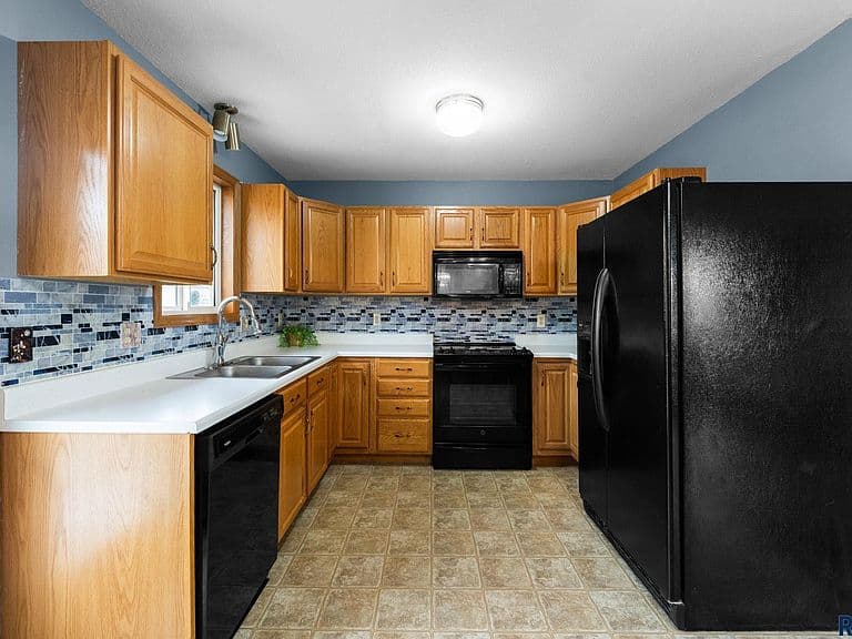 4708 S Sertoma Ave photo 5