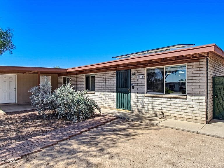 2812 W Calle Ocio photo 3